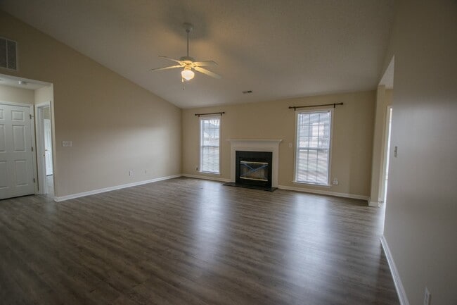 Building Photo - 32 N Sunberry Trail