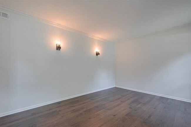 Building Photo - 3 Sandpebble Dr