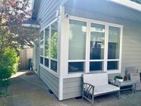 Building Photo - Super cool cottage with private setting