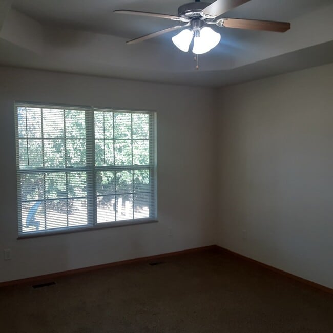 Building Photo - 337 S Casa Grande Ave
