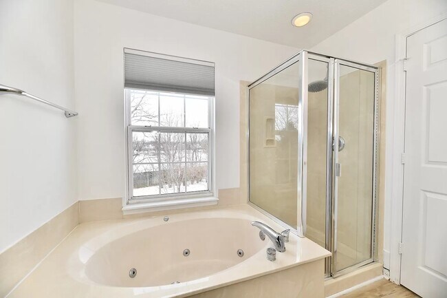 Building Photo - 11888 Esty Way