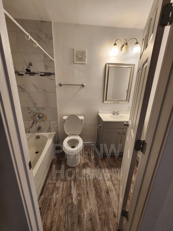 Building Photo - 2677 Gessner Rd