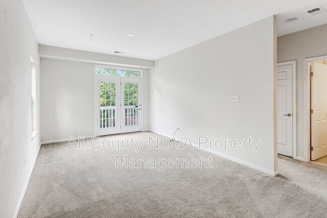 Building Photo - 15072 Leicestershire St