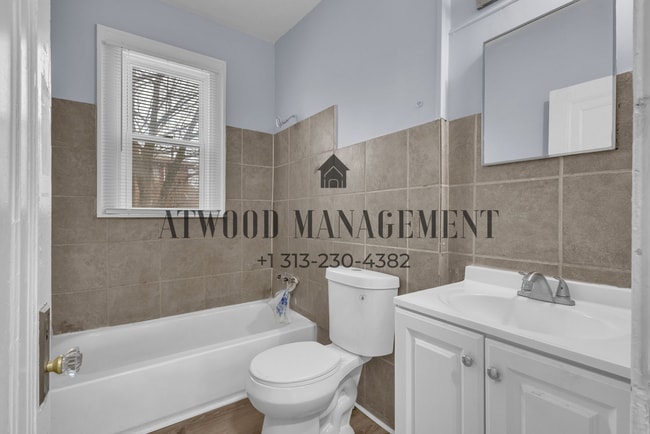 Building Photo - This beautifully updated 4-bedroom, 1-bath single-family home is ready for move-in!