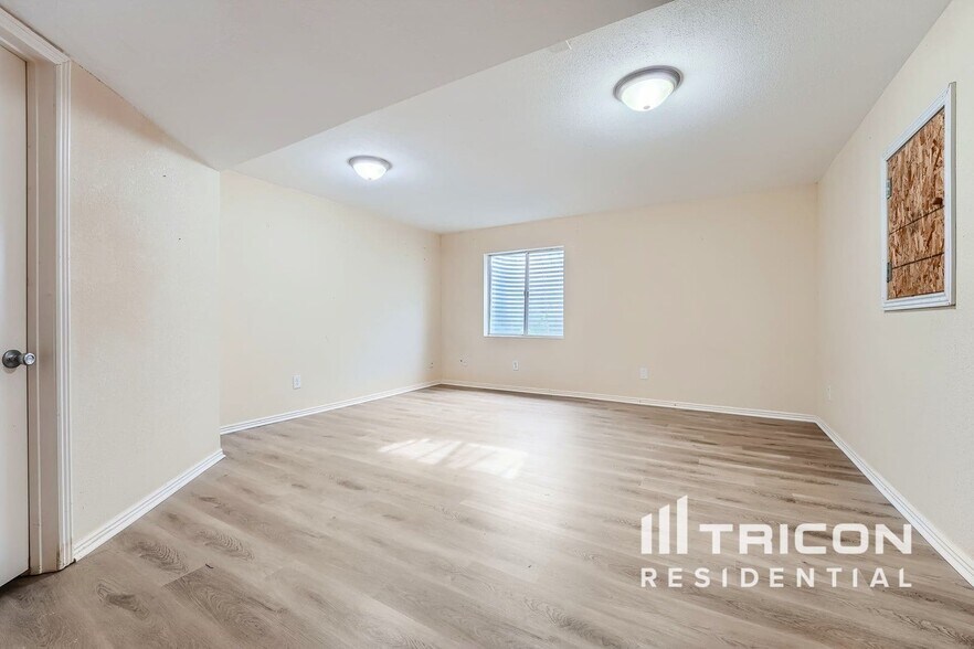 Building Photo - 16179 Peregrine Dr