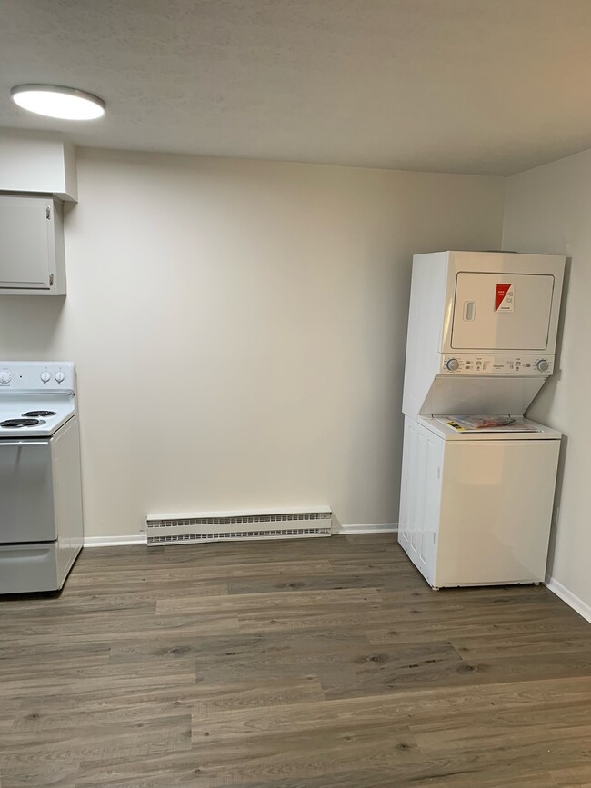 Dining Area - Franklin Flats