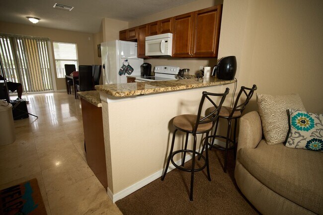Building Photo - Turnkey Furnished Townhome