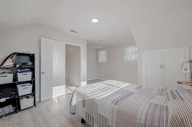 Building Photo - 1612 2nd St