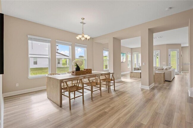 Building Photo - 16031 Silver Brk Wy