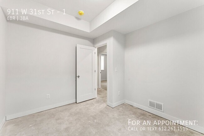 Building Photo - 911 W 31st St