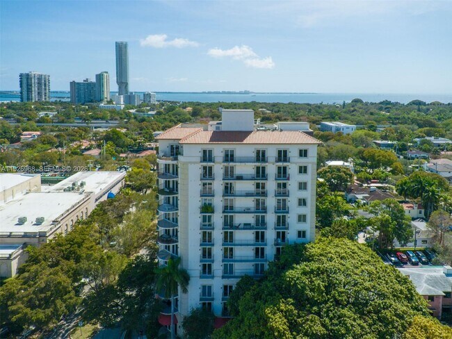 Building Photo - 2701 SW 3rd Ave