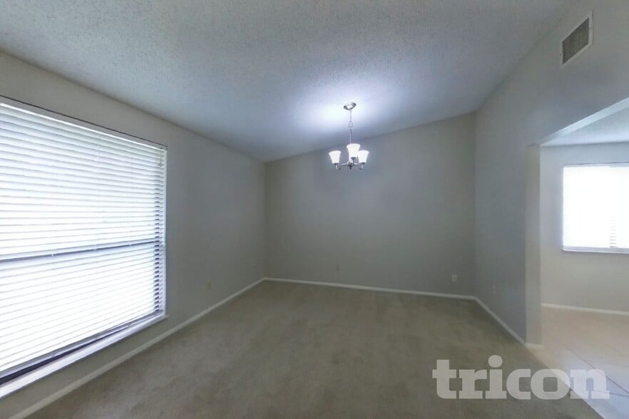 Building Photo - 8338 Knotts Landing Dr E