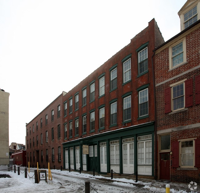 Building Photo - The Castings