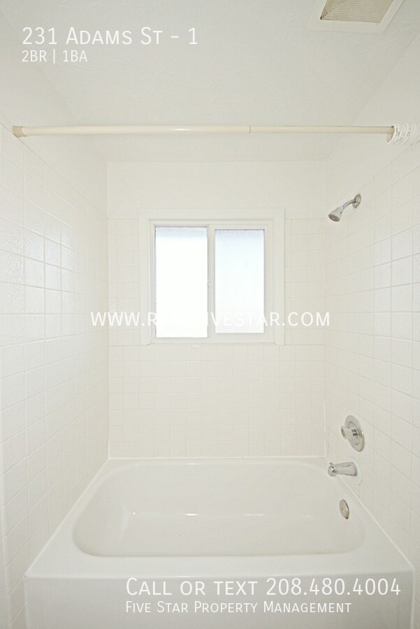 Building Photo - 231 Adams St