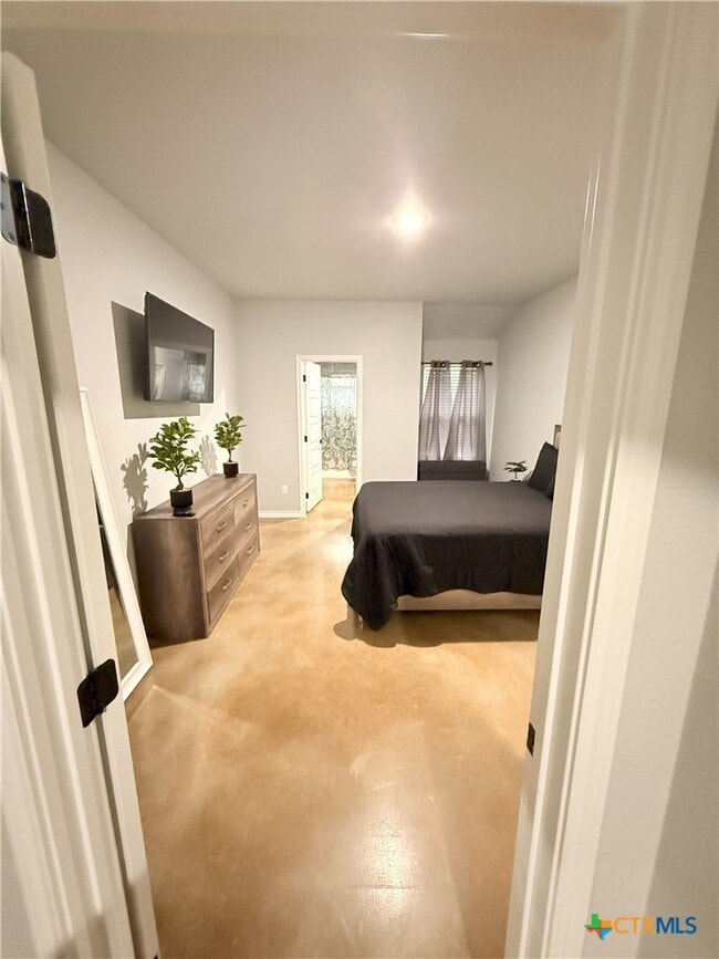 Building Photo - 741 Freedom Cir