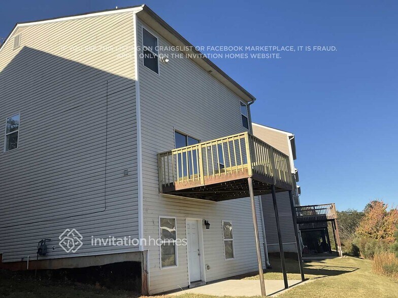 Building Photo - 401 Pondweed Dr