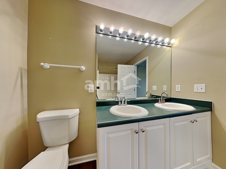 Building Photo - 209 Jay Rd