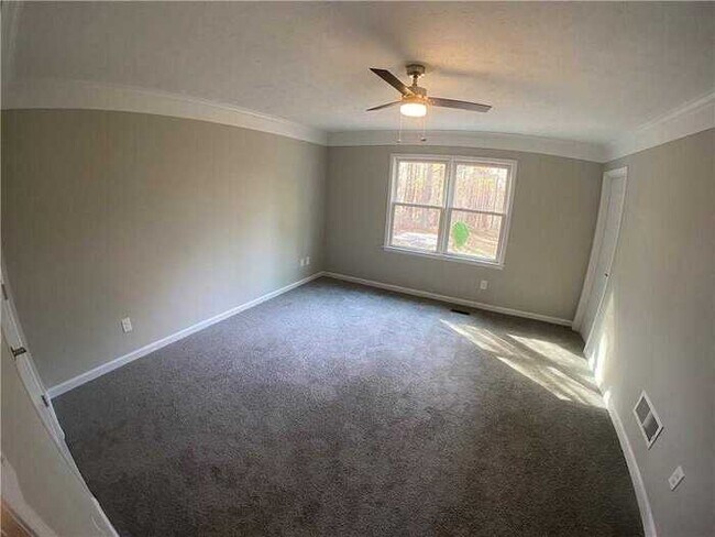 Building Photo - Fantastic 4bd/2ba home! Coming soon!