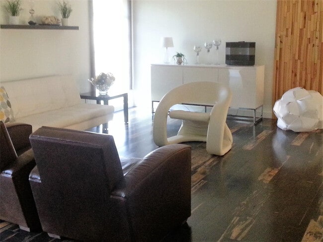 Building Photo - 7108 NW 66th St