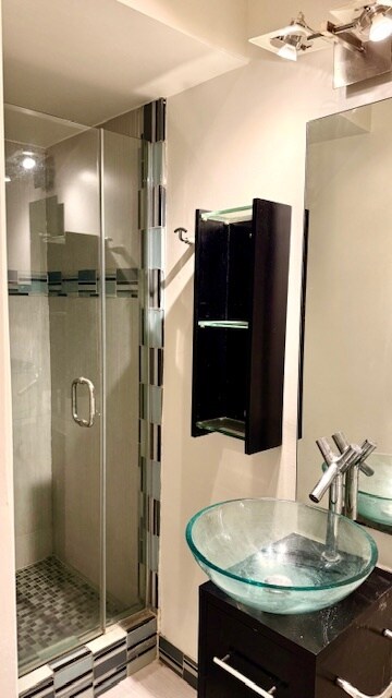 Building Photo - 6244 Morse Ave