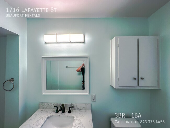 Building Photo - 1716 Lafayette St