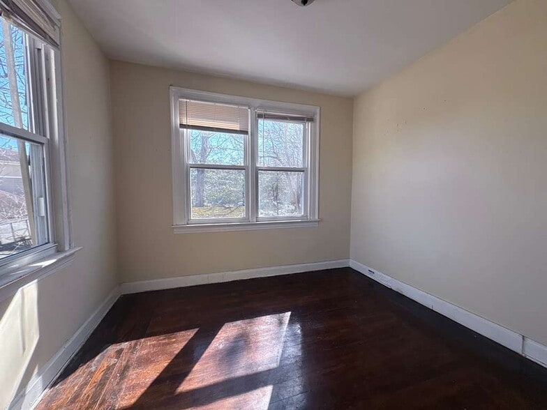 Building Photo - 62 Fairfield St