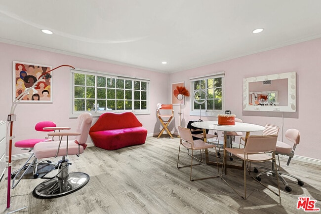 Building Photo - 906 Benedict Canyon Drive