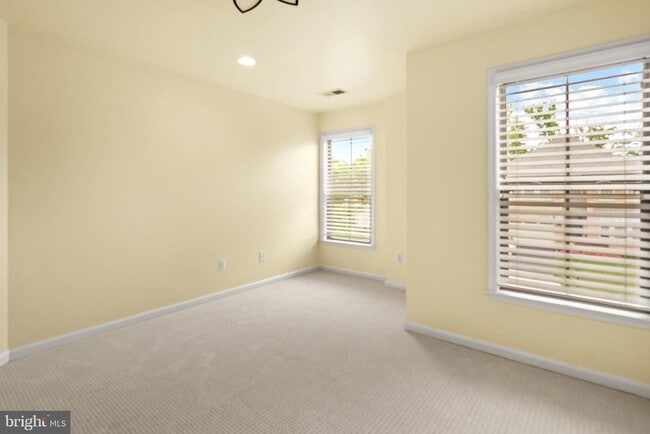 Building Photo - 24839 Somerby Dr