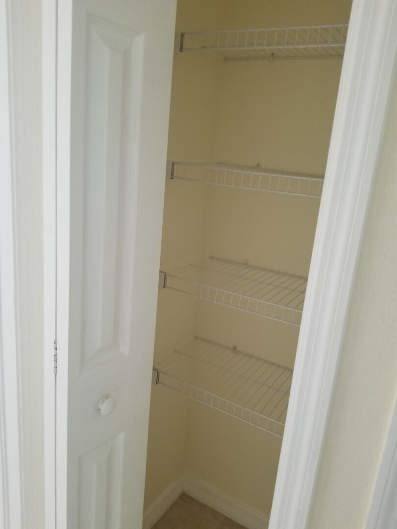 Building Photo - 4616-4618 24th St Sw