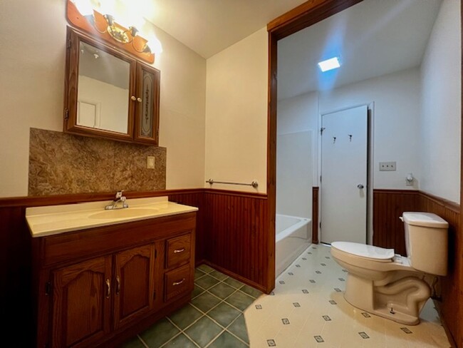 Building Photo - Single Family Home - 2 Beds, 1 Bath- Baldw...