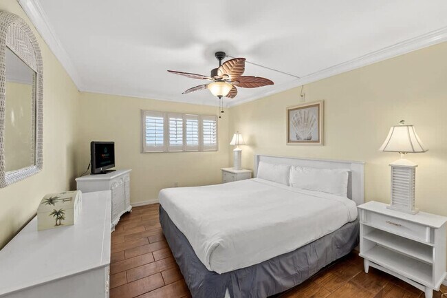 Building Photo - 8743 Thomas Dr