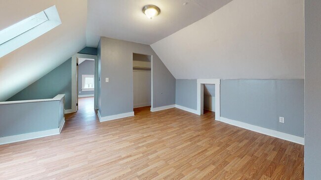 Building Photo - 3213 Louisiana Ave