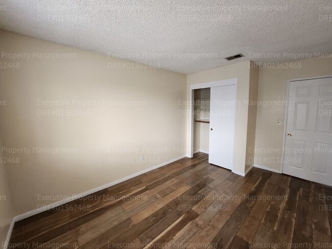 Building Photo - 3 bedrooms /2.5 bath two-story gem boasts ...