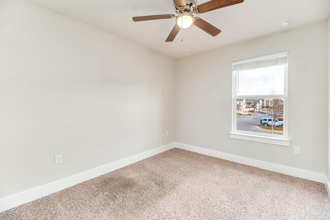 Building Photo - 1528 Farragut Way