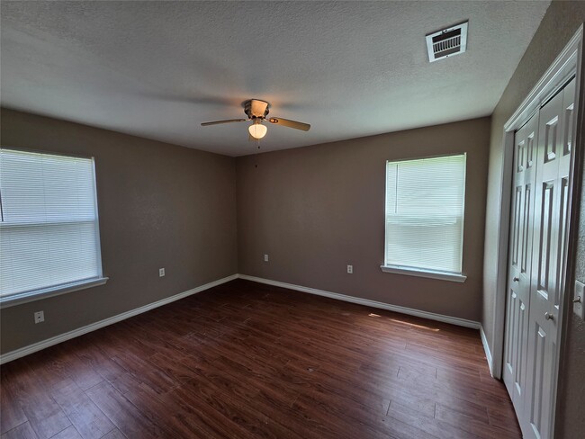Building Photo - 438 Spence Ln