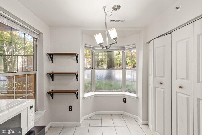Building Photo - 203 Star Pointe Ct