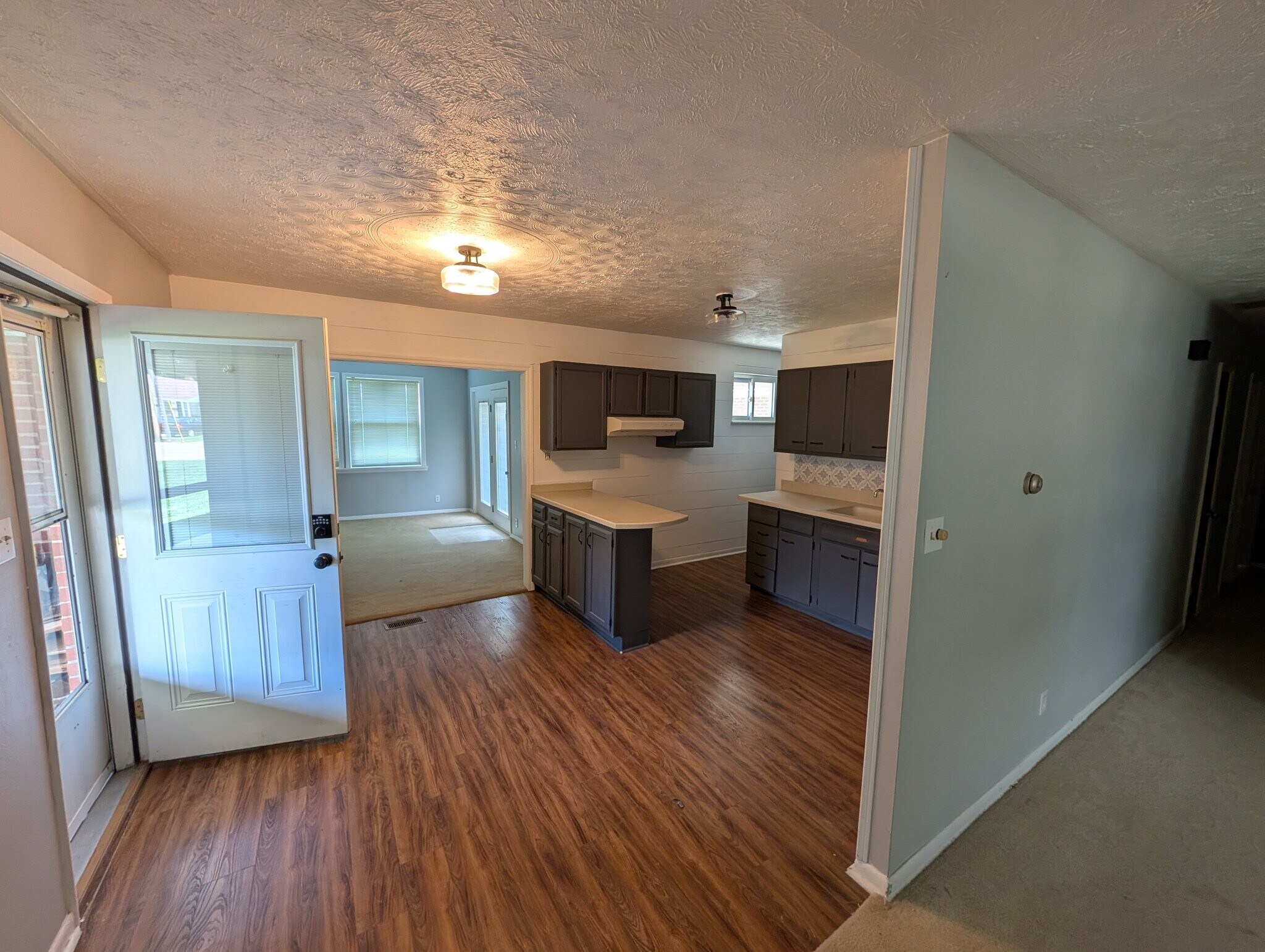 Building Photo - 302 Kenyon Dr