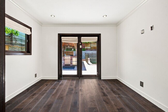 Building Photo - 3184 Dona Sarita Pl