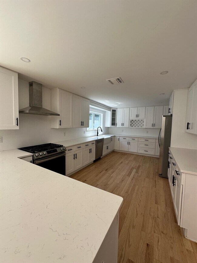 Building Photo - 250 Blauvelt Rd