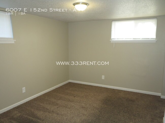 Building Photo - 6007 E 152nd St