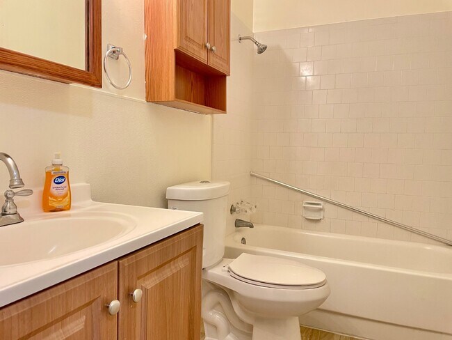 Building Photo - 3535 N San Joaquin St