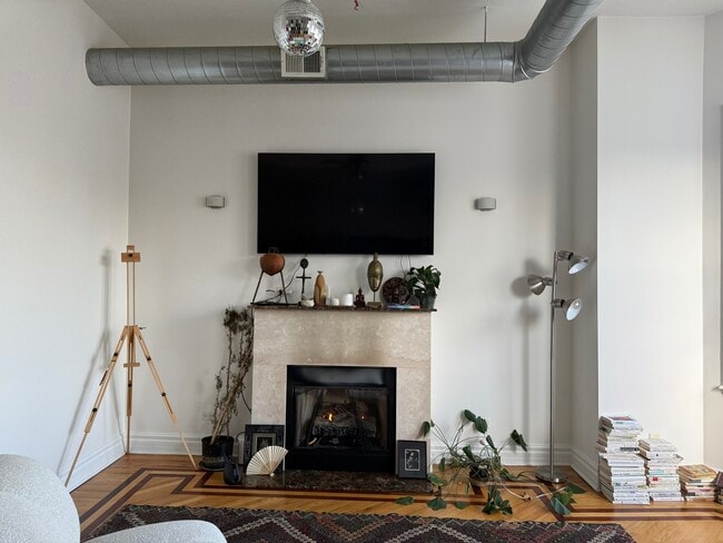 Building Photo - 5014 S King Dr