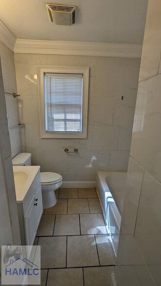 Building Photo - 214 Honey Ln Cir