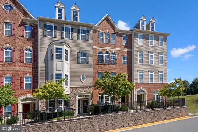 Building Photo - 1616 Hardwick Ct