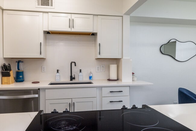 Building Photo - 12888 Montfort Dr