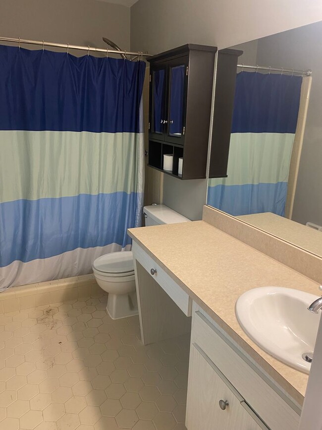 Primary Photo - Lovely Single Family Home One Mile from Th...