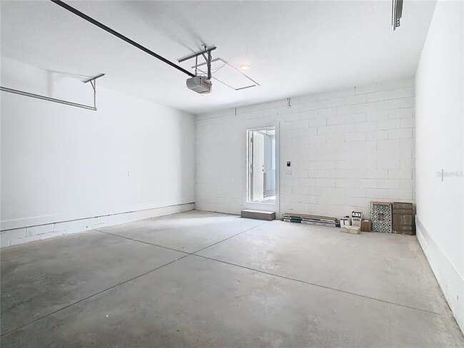 Building Photo - 13809 Luna Harvest Ave