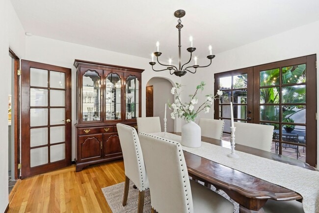 Building Photo - Epic custom remodel on this 1930s Spanish-style home near Downtown Willow Glen!