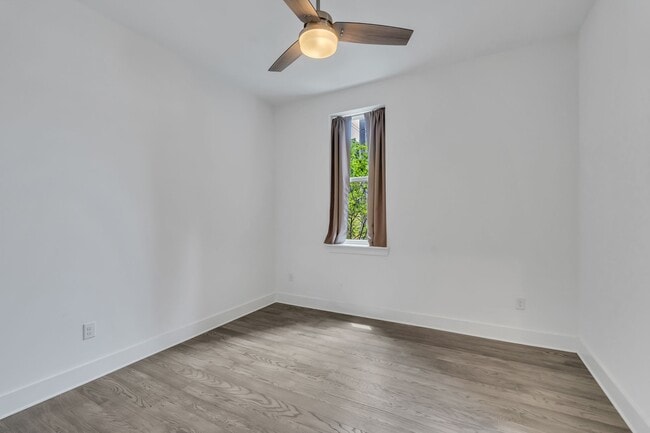 Building Photo - 1403 Martin St