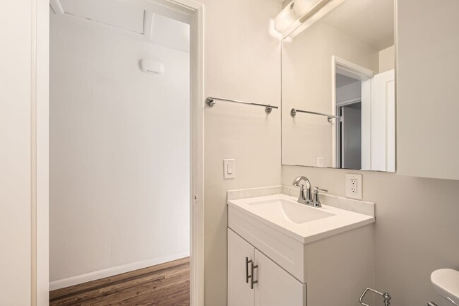 Building Photo - Newly Renovated 2 Bedroom in Fremont!!